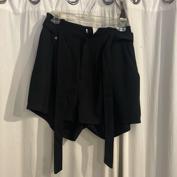 Amisu Black Dressy Shorts with Tie. - Picture 1 of 1